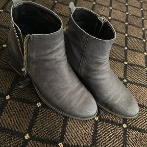 B.P. Dark grey leather Ankle Booties with zipper & chunky heels